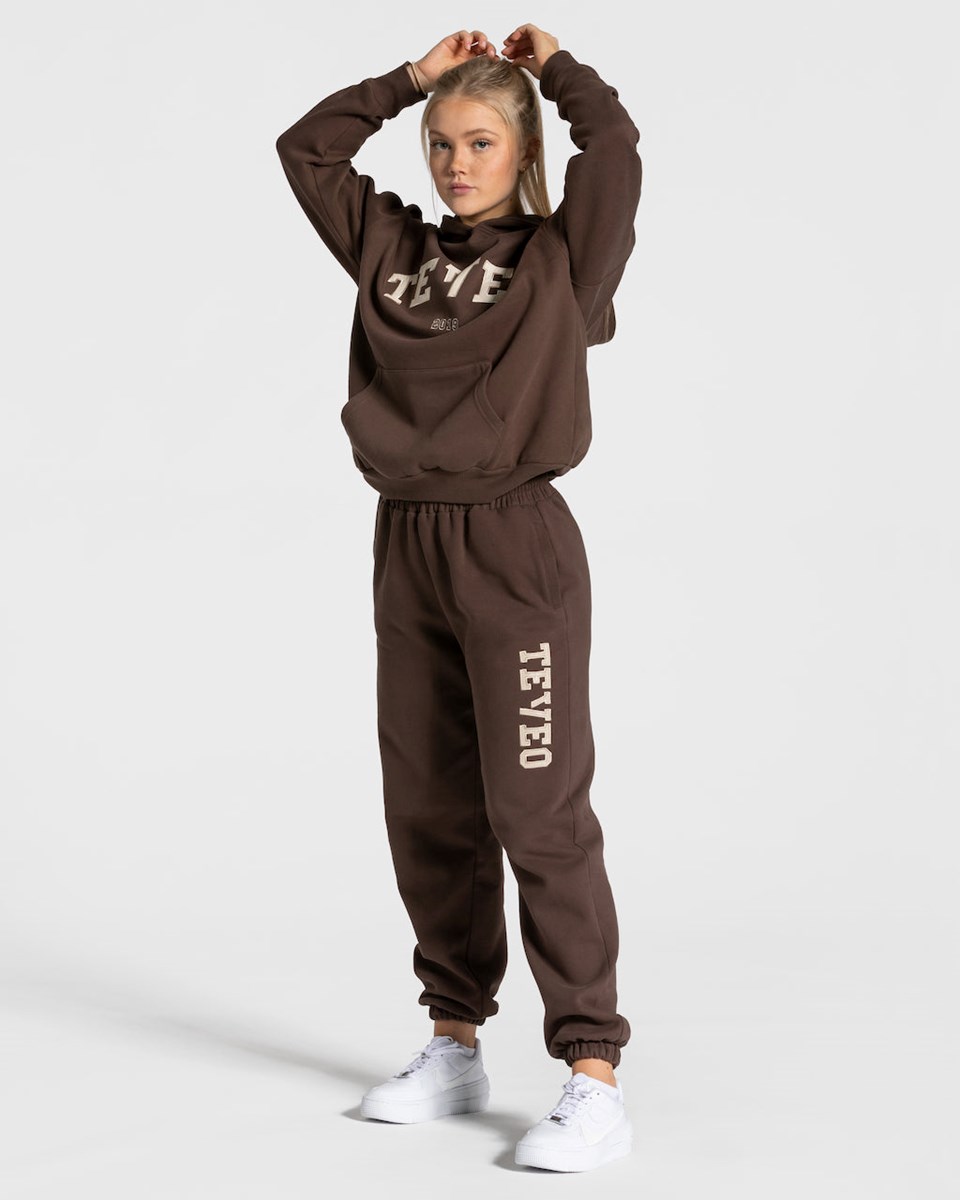 TEVEO College Oversized Jogger Dunkelbraun | FCRP53296